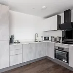 Stayzeni, Ouse Court Modern 2 Bed