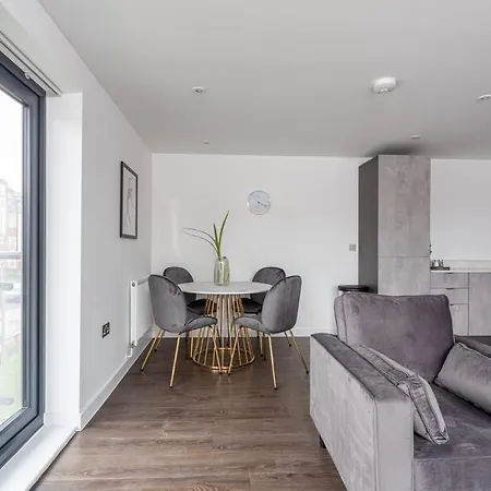 Stayzeni, Ouse Court Modern 2 Bed *