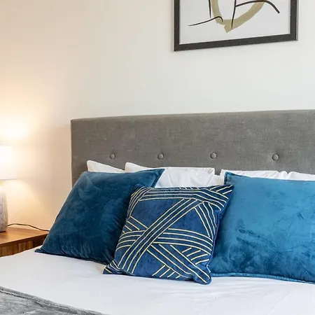 Stayzeni, Ouse Court Modern 2 Bed Appartamento