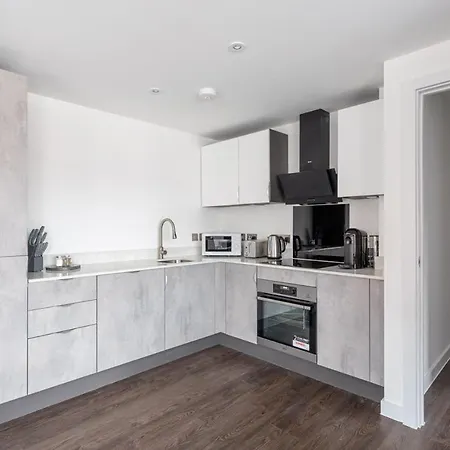 Stayzeni, Ouse Court Modern 2 Bed דירה